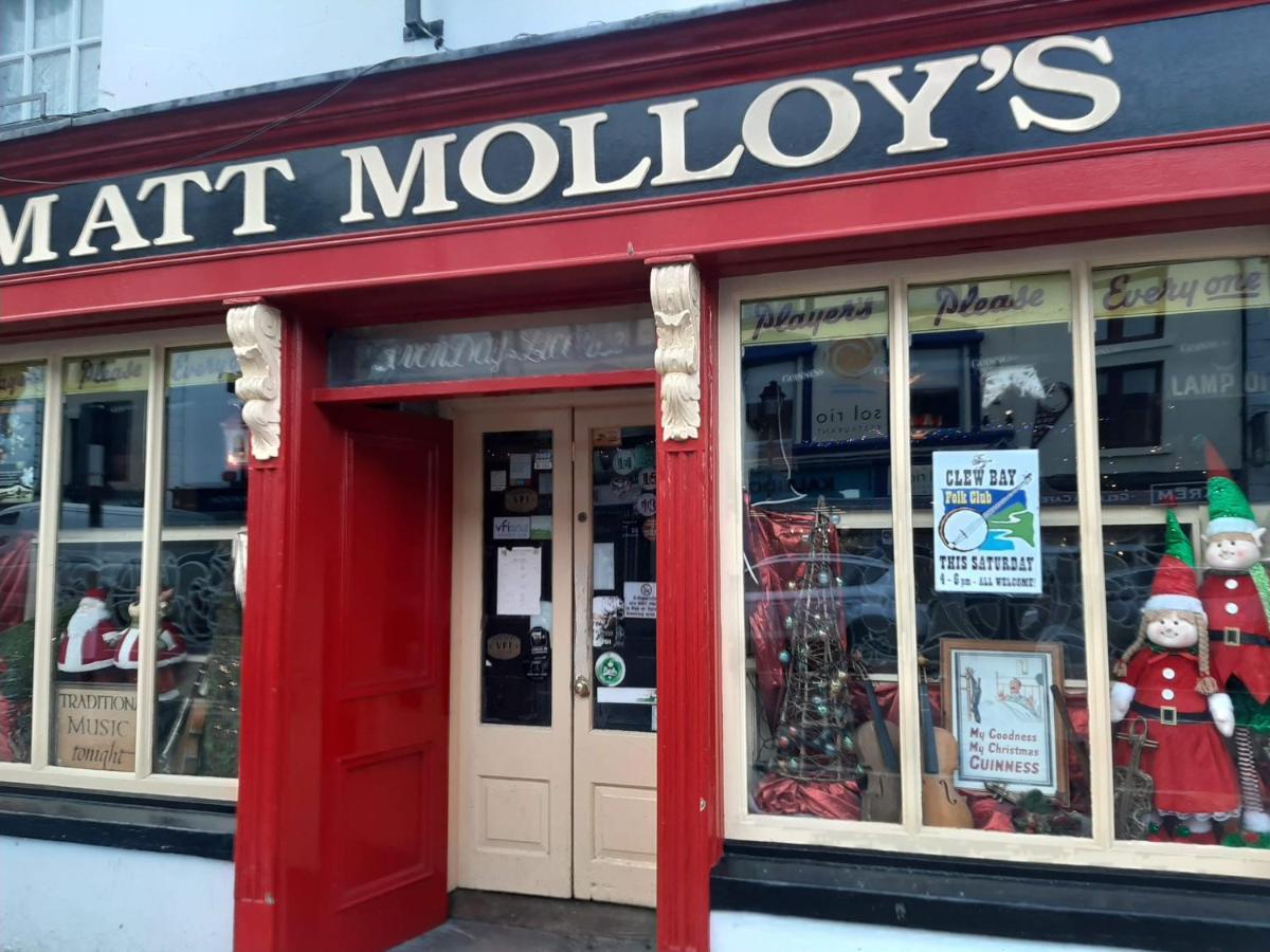 Nellys Bed And Bikes Hotel Westport Buitenkant foto
